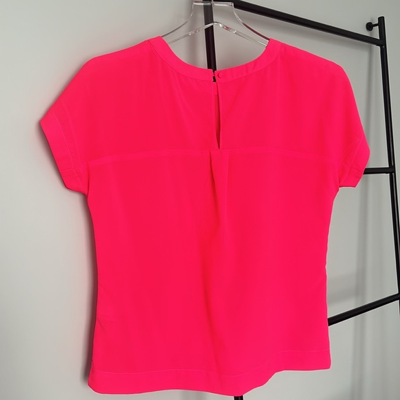 Beautiful bright color top - Picture 3 of 4